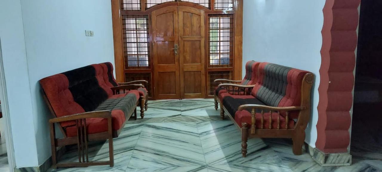 Jinan Palace Guest House Jinan Palace Guest House Nedumbassery Exteriör bild