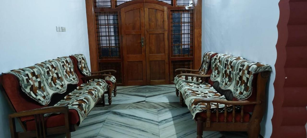 Jinan Palace Guest House Jinan Palace Guest House Nedumbassery Exteriör bild